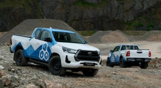 Toyota thử nghiệm nguyên mẫu bán tải Hilux chạy bằng nhiên liệu hydro